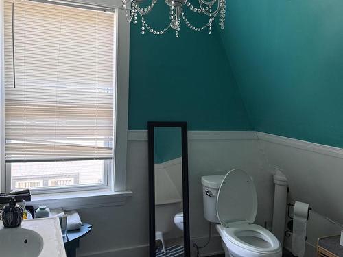 45 Scotia Street, Bridgewater, NS - Indoor Photo Showing Bathroom