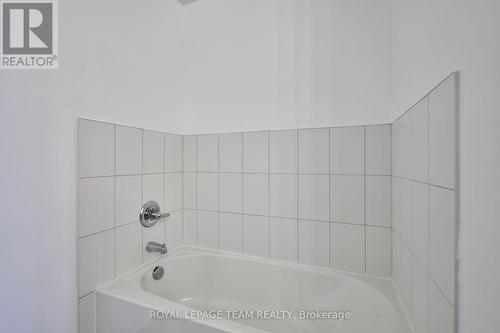 H - 105 Fraser Fields Way, Ottawa, ON - Indoor Photo Showing Bathroom