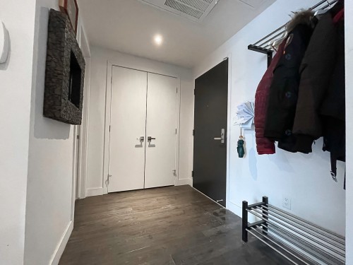 Mud Room - 412-3300 Av. Troie, Montréal (Côte-Des-Neiges/Notre-Dame-De-Grâce), QC - Indoor Photo Showing Other Room