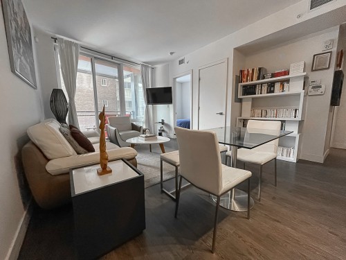Living Room - 412-3300 Av. Troie, Montréal (Côte-Des-Neiges/Notre-Dame-De-Grâce), QC - Indoor Photo Showing Living Room