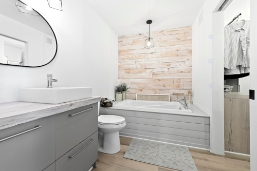 Bathroom - 1515 Rue Stevens, Farnham, QC - Indoor Photo Showing Bathroom