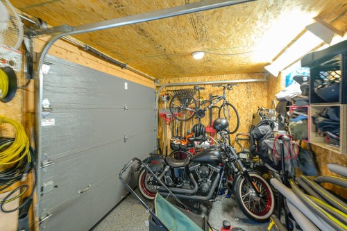 Shed - 1515 Rue Stevens, Farnham, QC - Indoor Photo Showing Garage