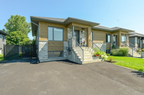 Parking - 1515 Rue Stevens, Farnham, QC - Outdoor