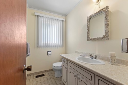 Salle d'eau - 14 Place Ashton, Beaconsfield, QC - Indoor Photo Showing Bathroom
