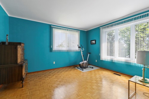 Boudoir - 14 Place Ashton, Beaconsfield, QC - Indoor Photo Showing Other Room