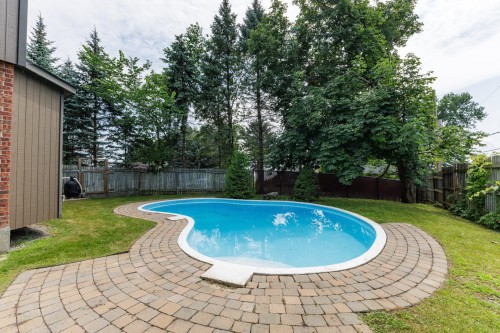 Piscine - 14 Place Ashton, Beaconsfield, QC - Outdoor With Backyard