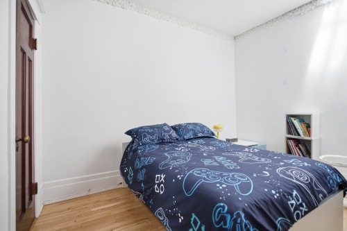 Chambre à coucher - 8188 Rue St-Denis, Montréal (Villeray/Saint-Michel/Parc-Extension), QC - Indoor Photo Showing Bedroom