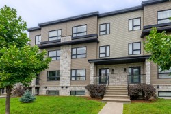 1530 Rue de l'École  Carignan, QC J3L 0X1