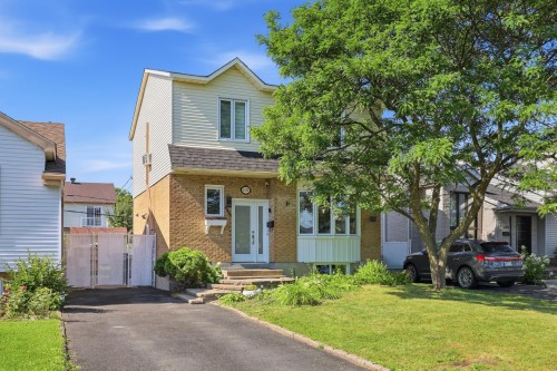 4925 Boul. Davis  Longueuil (Saint-Hubert), QC J3Y 8K1