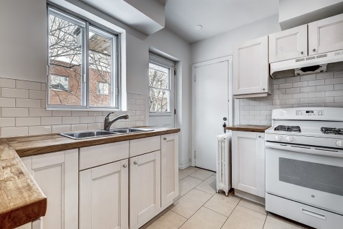 Kitchen - 4-5230 Ch. De La Côte-Ste-Catherine, Montréal (Côte-Des-Neiges/Notre-Dame-De-Grâce), QC - Indoor Photo Showing Kitchen With Double Sink