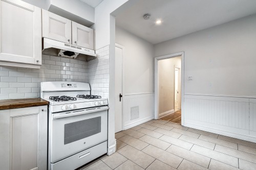 Kitchen - 4-5230 Ch. De La Côte-Ste-Catherine, Montréal (Côte-Des-Neiges/Notre-Dame-De-Grâce), QC - Indoor Photo Showing Kitchen