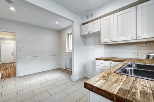 Kitchen - 4-5230 Ch. De La Côte-Ste-Catherine, Montréal (Côte-Des-Neiges/Notre-Dame-De-Grâce), QC - Indoor Photo Showing Kitchen With Double Sink