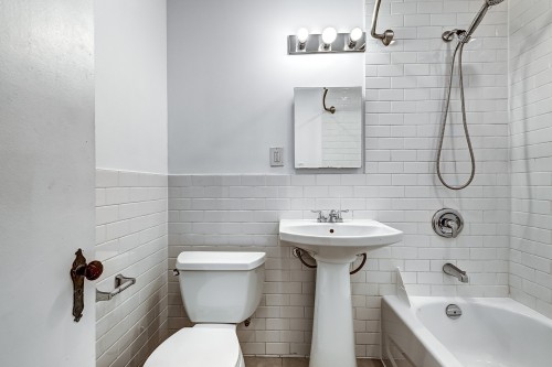 Bathroom - 4-5230 Ch. De La Côte-Ste-Catherine, Montréal (Côte-Des-Neiges/Notre-Dame-De-Grâce), QC - Indoor Photo Showing Bathroom