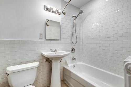 Bathroom - 4-5230 Ch. De La Côte-Ste-Catherine, Montréal (Côte-Des-Neiges/Notre-Dame-De-Grâce), QC - Indoor Photo Showing Bathroom
