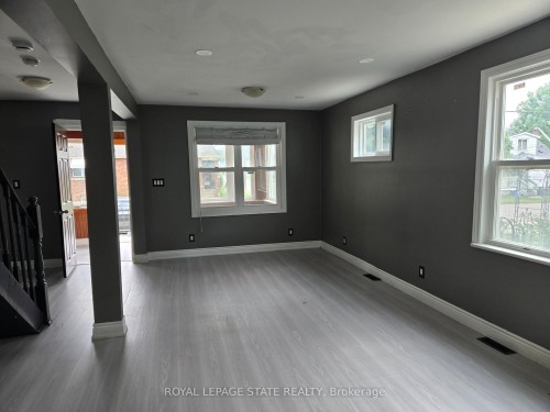 6269 Franklin Avenue, Niagara Falls, ON - Indoor Photo Showing Other Room