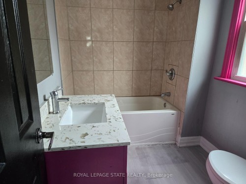 6269 Franklin Avenue, Niagara Falls, ON - Indoor Photo Showing Bathroom
