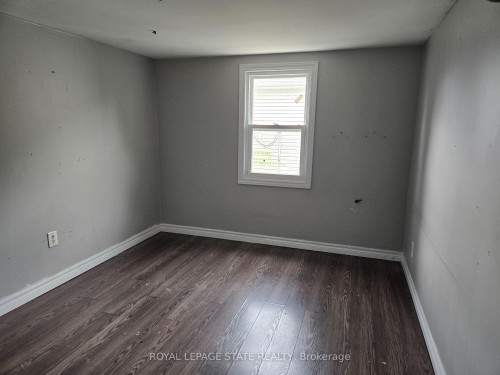 6269 Franklin Avenue, Niagara Falls, ON - Indoor Photo Showing Other Room