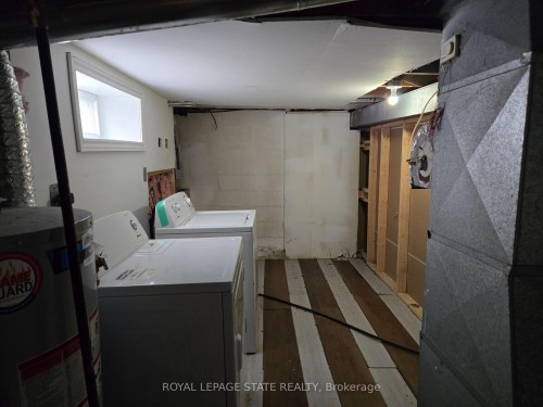 6269 Franklin Avenue, Niagara Falls, ON - Indoor Photo Showing Laundry Room