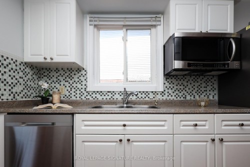 37 Oleander Crescent, Brampton, ON - Indoor Photo Showing Kitchen With Double Sink