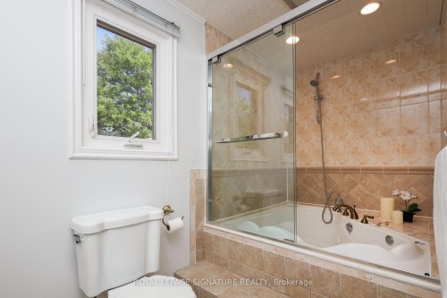 37 Oleander Crescent, Brampton, ON - Indoor Photo Showing Bathroom