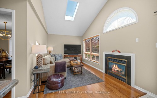 3092 Owls Foot Drive, Mississauga, ON - Indoor Photo Showing Living Room With Fireplace
