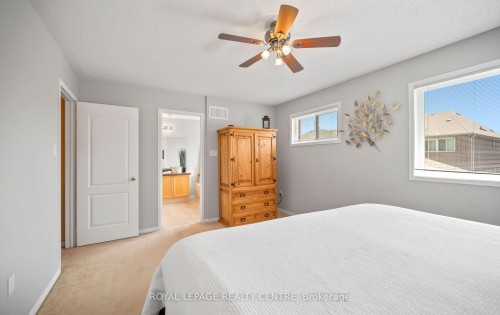 3092 Owls Foot Drive, Mississauga, ON - Indoor Photo Showing Bedroom