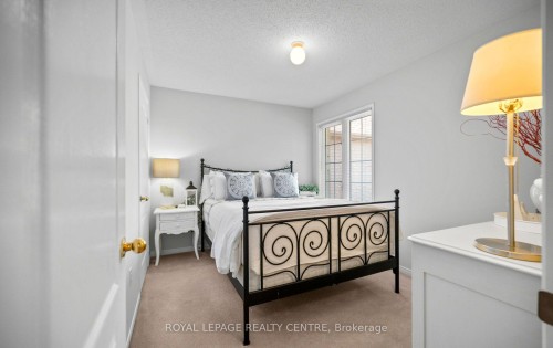 3092 Owls Foot Drive, Mississauga, ON - Indoor Photo Showing Bedroom