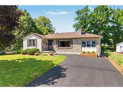 18 Floral AVE  Fredericton, NB E3A 1K7