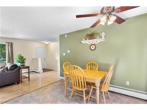 6 Robinson Dr, Fredericton, NB 