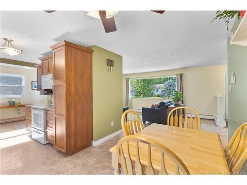 6 Robinson Dr, Fredericton, NB 