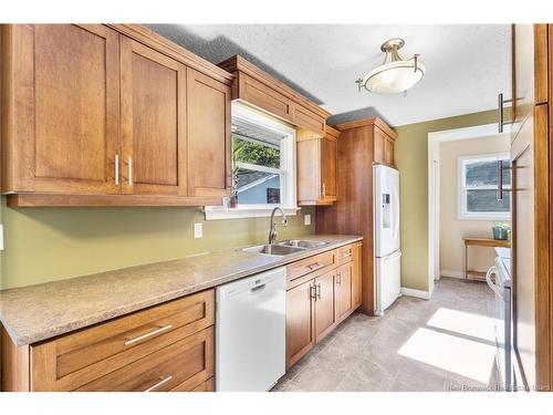 6 Robinson Dr, Fredericton, NB 