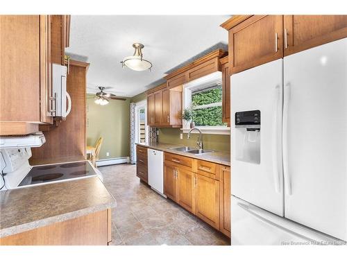 6 Robinson Dr, Fredericton, NB 
