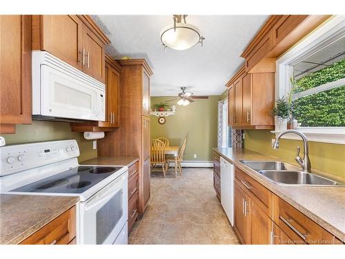 6 Robinson Dr, Fredericton, NB 