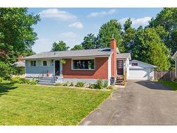 6 Robinson DR  Fredericton, NB E3A 1L8