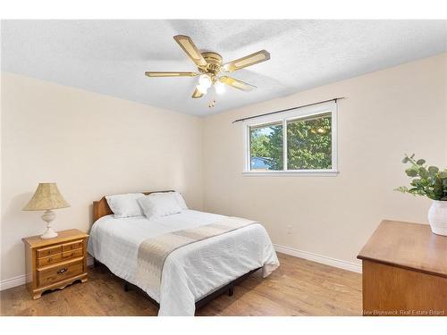 6 Robinson Dr, Fredericton, NB 