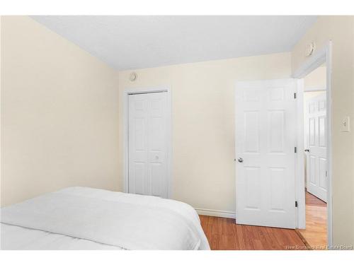 6 Robinson Dr, Fredericton, NB 
