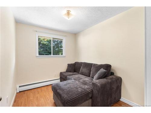 6 Robinson Dr, Fredericton, NB 
