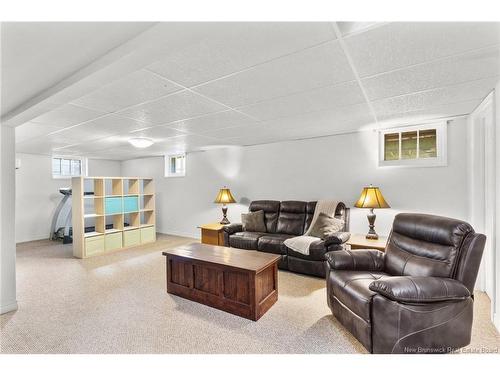 6 Robinson Dr, Fredericton, NB 