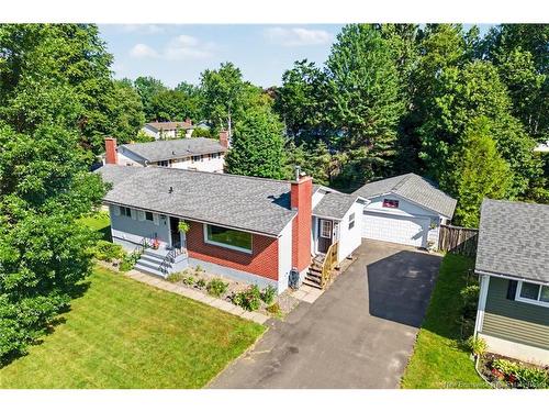 6 Robinson Dr, Fredericton, NB 