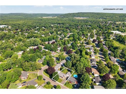 6 Robinson Dr, Fredericton, NB 