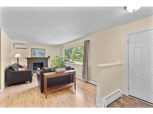 6 Robinson Dr, Fredericton, NB 