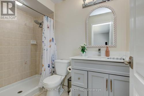 35 Hardgate Crescent, Brampton, ON - Indoor Photo Showing Bathroom