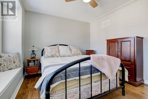 35 Hardgate Crescent, Brampton, ON - Indoor Photo Showing Bedroom