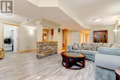 35 Hardgate Crescent, Brampton, ON - Indoor Photo Showing Living Room