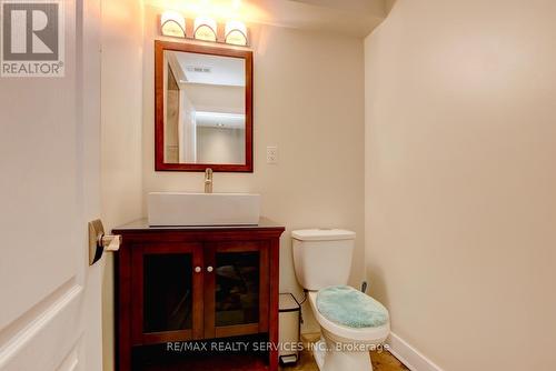 35 Hardgate Crescent, Brampton, ON - Indoor Photo Showing Bathroom