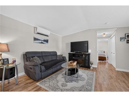 2 Bur Oak St, Moncton, NB 