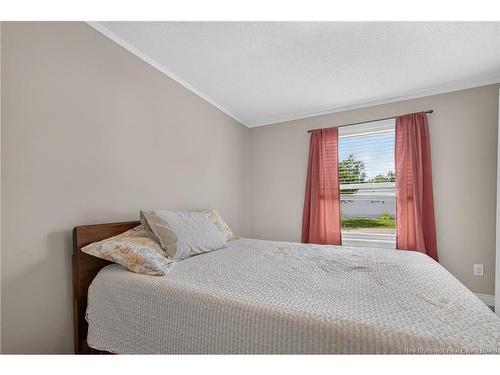2 Bur Oak St, Moncton, NB 