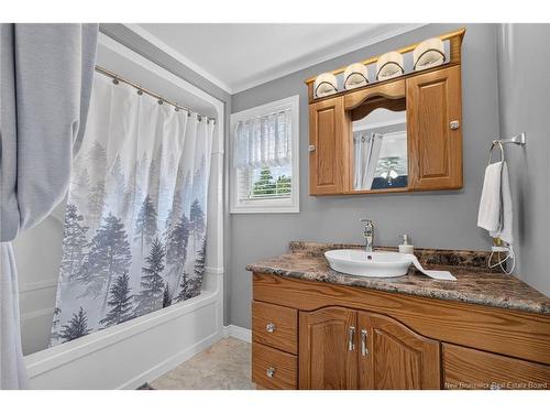 2 Bur Oak St, Moncton, NB 