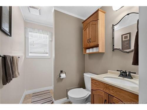 2 Bur Oak St, Moncton, NB 