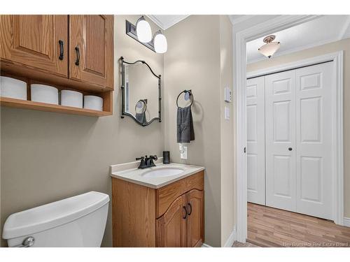 2 Bur Oak St, Moncton, NB 